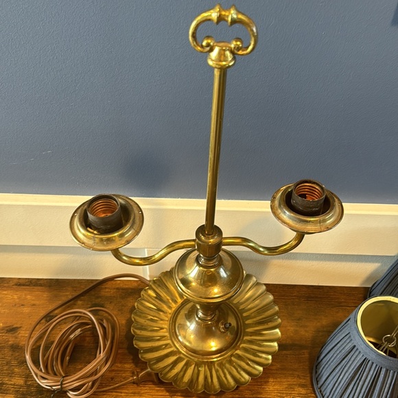 Vintage Brass Ornate Regency Double
Light Table Desk Lamp with 2 blue shades - Picture 2 of 16
